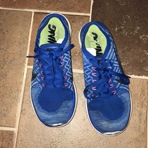 Women’s size 9 Nike tennis shoes